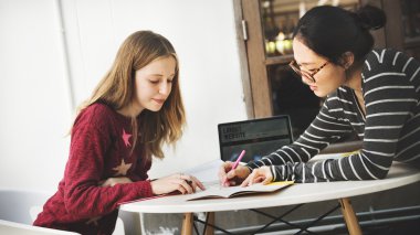 Üniversite kampüs konuşmada