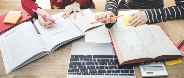 Studiare il concetto di tecnologia — Foto Stock