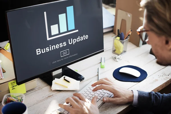 Business update sul monitor Concetto — Foto Stock