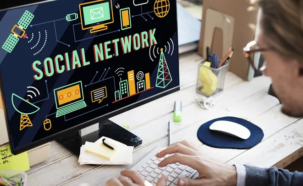 Social network sul monitor Concetto — Foto Stock