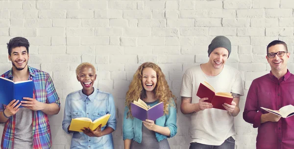 Diversity people standing with books — Stock Photo, Image