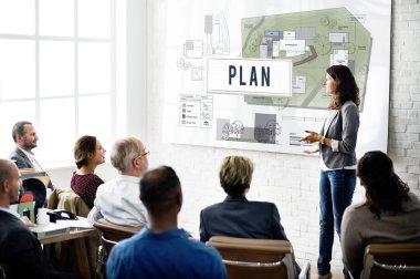 iş takım tartışırken planı