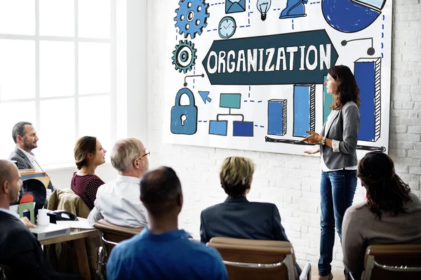 Equipo de negocios discutiendo organización — Foto de Stock