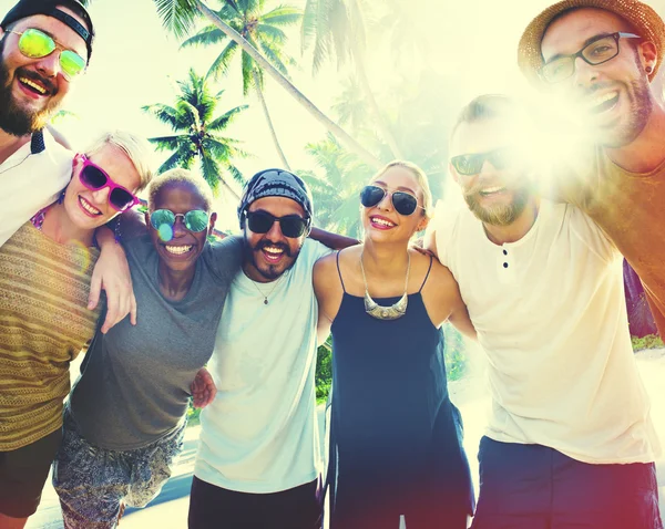 Vänner fritid semester samhörighet roligt koncept — Stockfoto