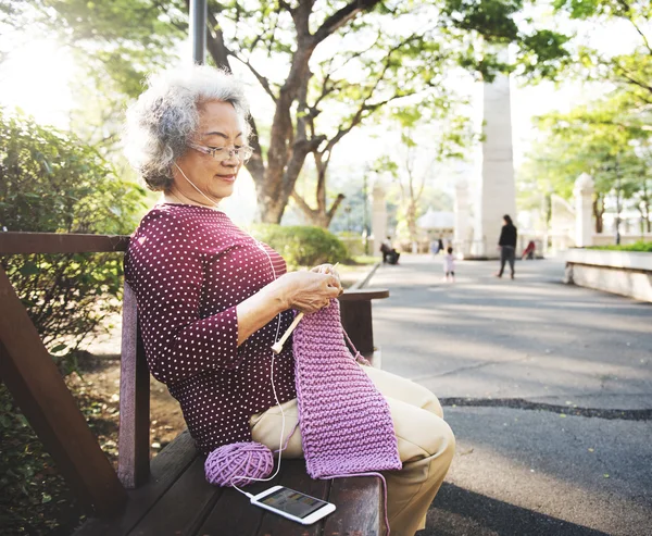 Concepto de ganchillo abuela —  Fotos de Stock