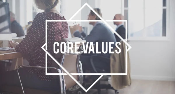 业务团队讨论核心价值观 — 图库照片
