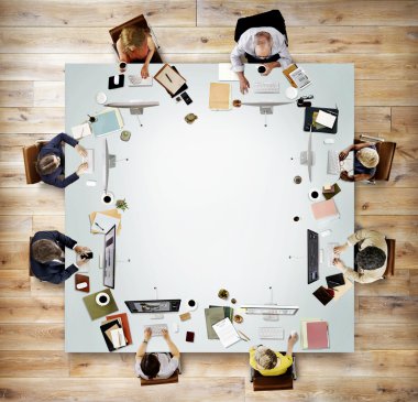 bilgisayarları kullanan iş takım