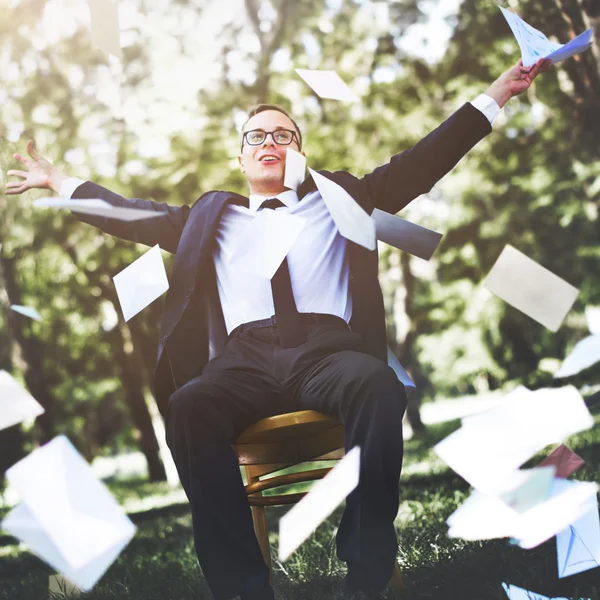 Hombre y Despreocupado Relajación Concepto exitoso — Foto de Stock