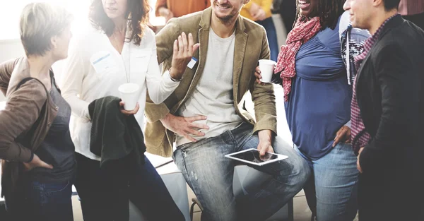 Diversidad de las personas en reunión — Foto de Stock