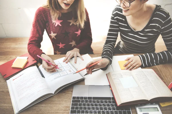 Brainstorming und Analyse des Konzepts — Stockfoto