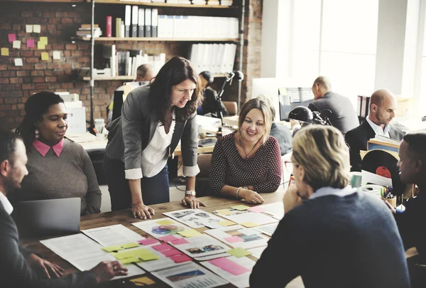 Gente de negocios trabajando —  Fotos de Stock