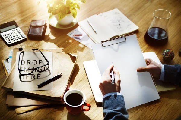 Estrategia de Pensamiento del Empresario y Escritura en bloc de notas — Foto de Stock