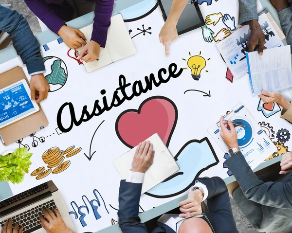 Gruppe von Menschen, die zusammenarbeiten — Stockfoto