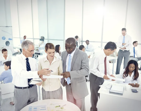 Equipe de negócios trabalhando juntos — Fotografia de Stock