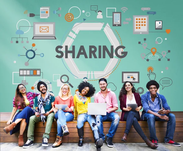 Studenten und Sharing — Stockfoto