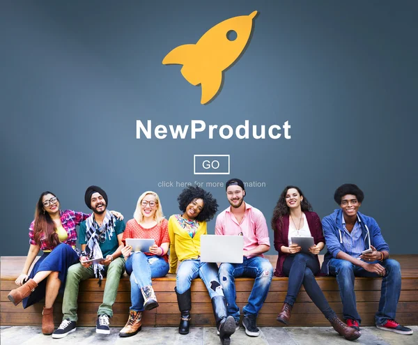 Studenten en nieuw product — Stockfoto