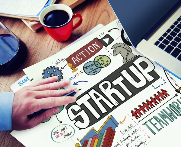 Uomo che lavora con Start up Concept — Foto Stock