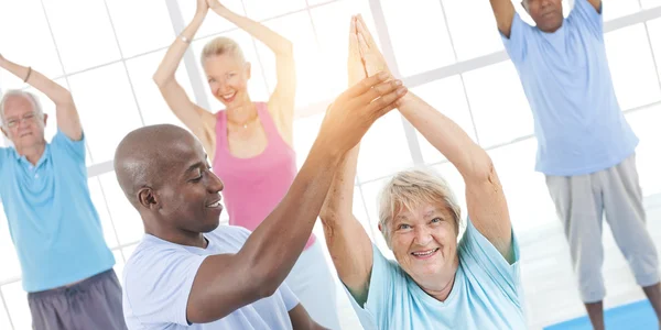 People doing exercise — Stock Photo, Image