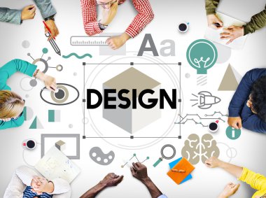 Toplantıda tartışırken iş arkadaşları