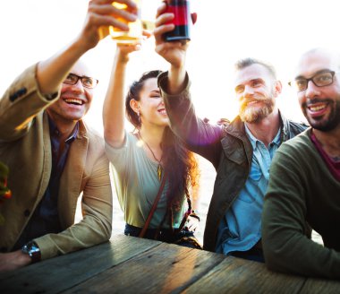 Farklı insanlar takılmak