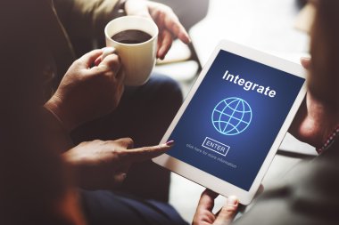 İnsanlar kahve molası internet tarama 