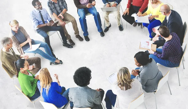 Gruppo di persone che lavorano insieme — Foto Stock