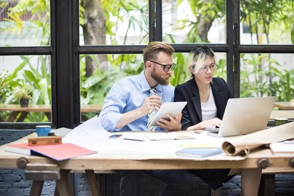 Imprenditori che lavorano — Foto Stock