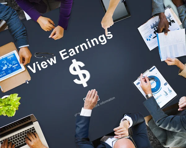 Business People Pointing on View Earnings — Stock Photo, Image