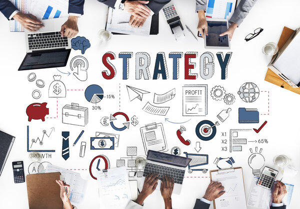 Группа людей мозговой штурм, обсуждение и планирование что-то
