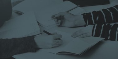 Üniversite kampüs konuşmada