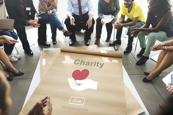 Menschen über Plakat mit Charity — Stockfoto