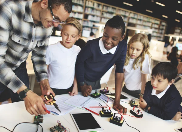 Circuito electrónico de ciencia —  Fotos de Stock