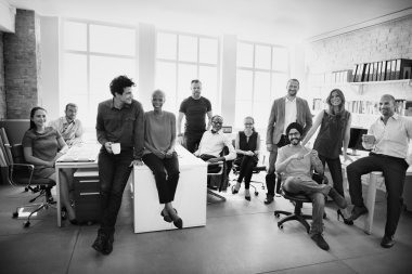 Ofiste çalışan iş adamları