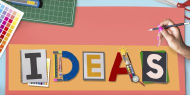 kadın el ve tasarım harfler