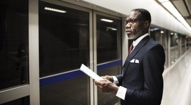 işadamı istasyonu platformu