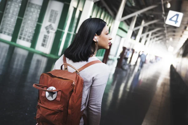 Portrait de femme asiatique Voyager — Photo