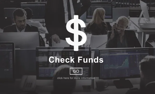 Empresários que trabalham e Fundo de Cheque — Fotografia de Stock