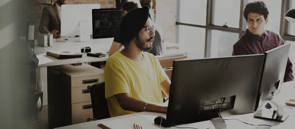 Gente de negocios trabajando — Foto de Stock