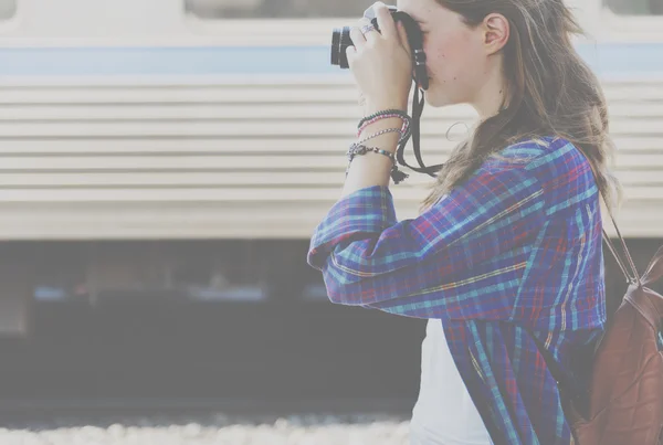 Dziewczynka fotograf podróży — Zdjęcie stockowe