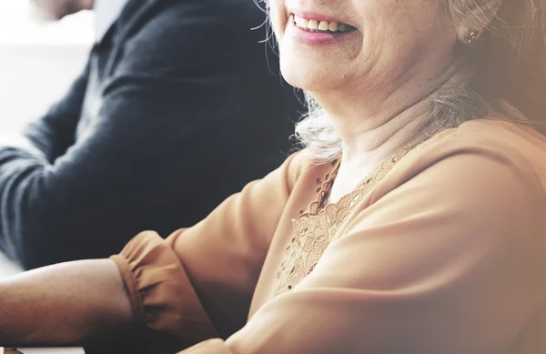 Mujer mayor sonriendo —  Fotos de Stock