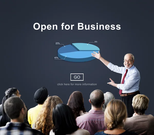 Mensen op seminar met open for business — Stockfoto