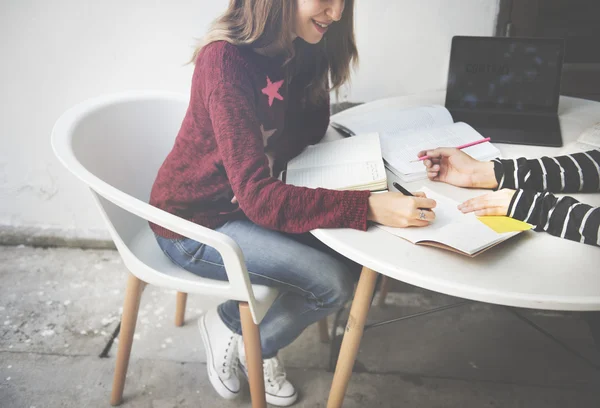 Estudiar el concepto de tecnología — Foto de Stock