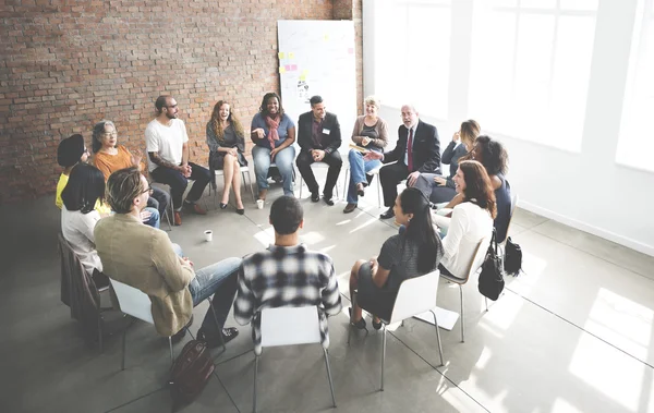 Diversidade Pessoas em reunião — Fotografia de Stock