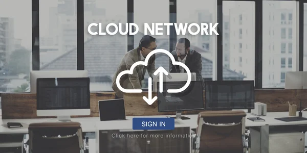 Коллеги обсуждают и Cloud Network — стоковое фото