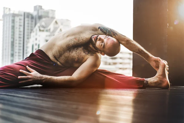 Man Practicing Pose Yoga — Stock Photo, Image