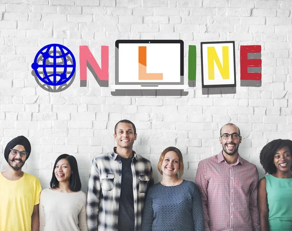 Diversità persone con Online — Foto Stock