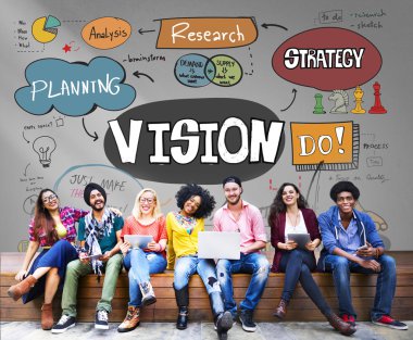 Öğrencilerin dijital cihazlar kullanarak, internet'te sörf, tartışmaya ve gülümseyen