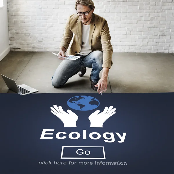 Zakenman werken met ecologie — Stockfoto