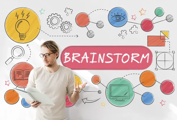 Homme d'affaires travaillant avec brainstorm — Photo