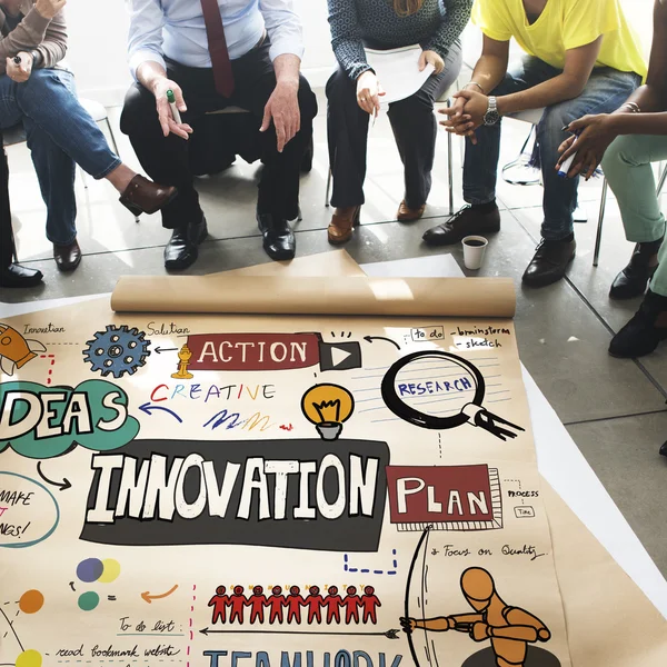 Personnes sur affiche avec innovation — Photo